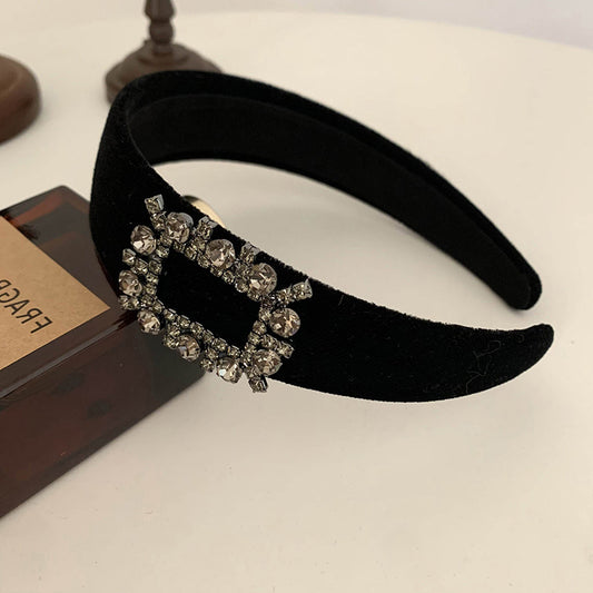 Diadema de terciopelo de seda vintage de alta gama con brillantes diamantes de imitación que adornan los elegantes accesorios para el cabello de belleza de hadas famosos de Internet